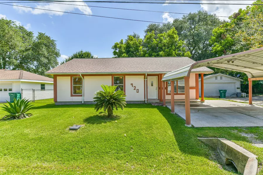920 Maple ST, La Marque, TX 77568