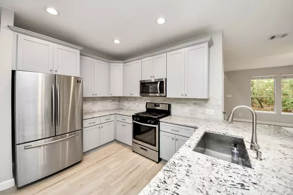 66 Scarlet Woods CT, The Woodlands, TX 77380