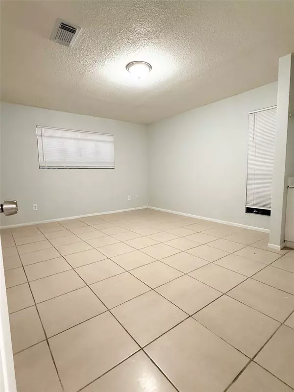 Houston, TX 77072,8405 Wilcrest DR #2211