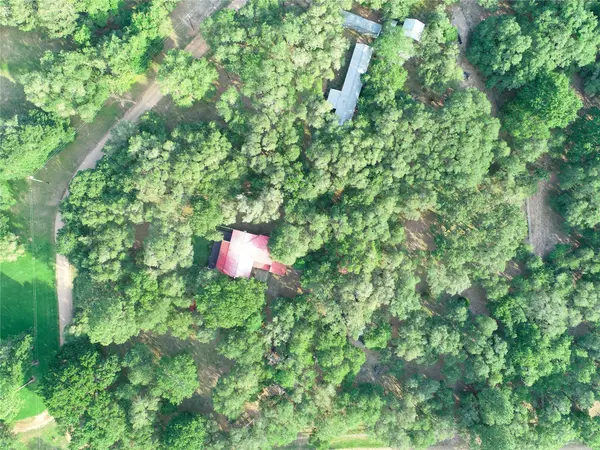 Sheridan, TX 78950,302 Bluebonnet RD