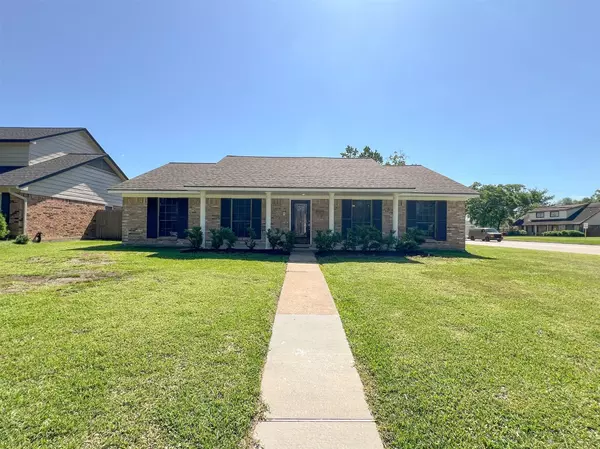 415 Sevenhampton LN, Houston, TX 77015