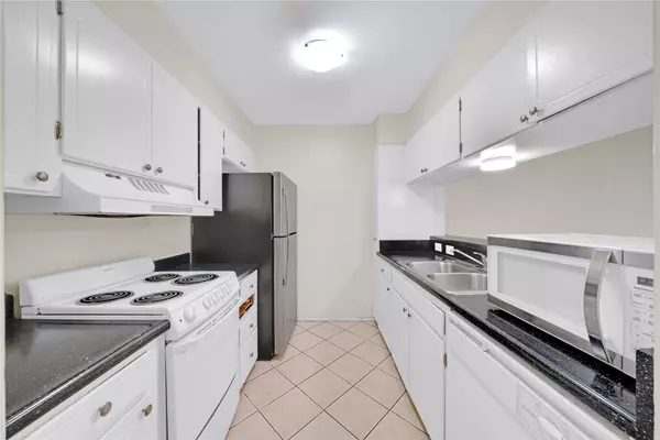 San Antonio, TX 78209,8038 Broadway ST #223
