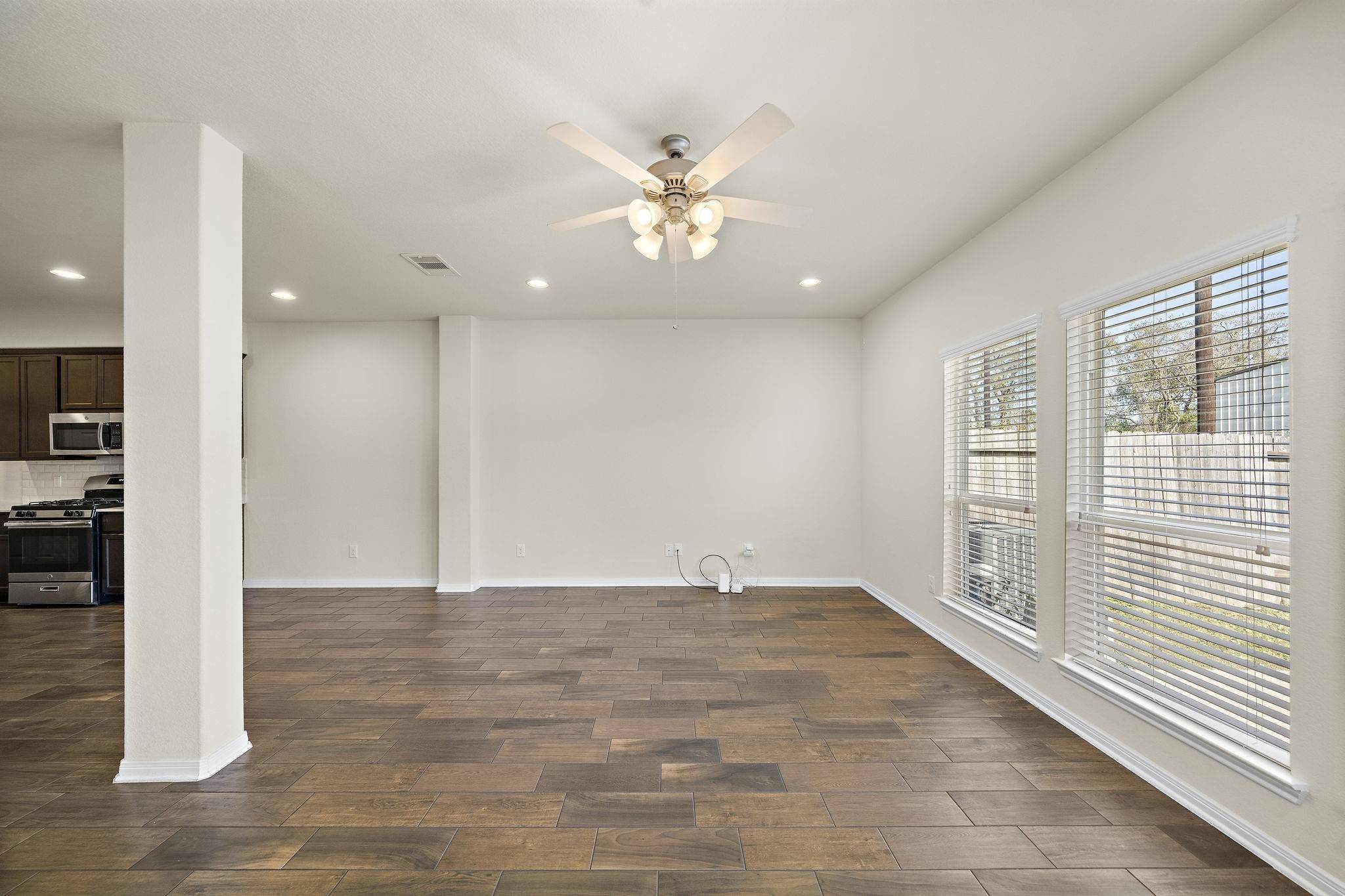 La Porte, TX 77571,524 N 1st ST