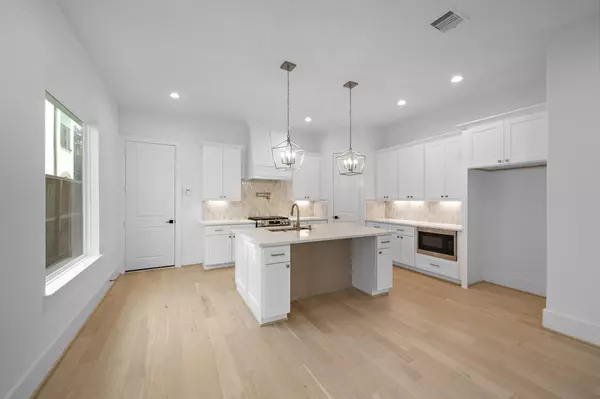 Houston, TX 77007,6009 Tyne ST #B