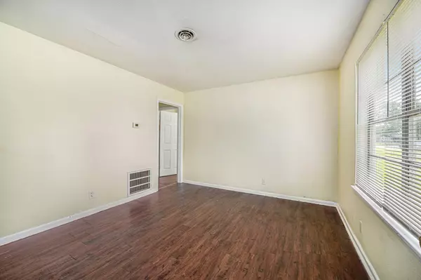 Houston, TX 77033,5535 Lakefield DR