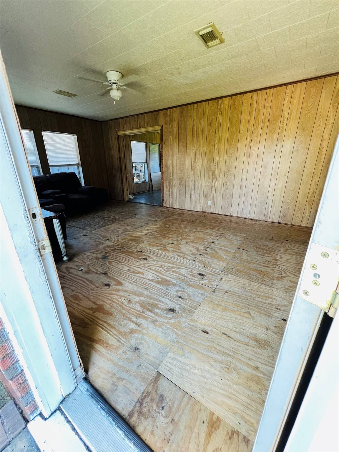 Freeport, TX 77541,930 W 5th ST