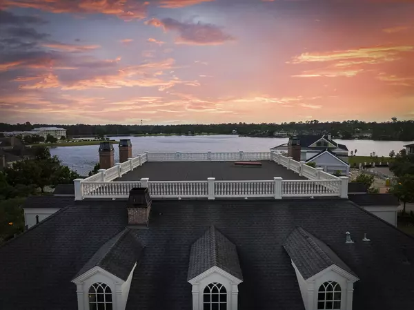 The Woodlands, TX 77380,38 East Shore DR