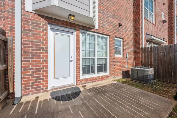 College Station, TX 77840,1198 Jones Butler RD #105