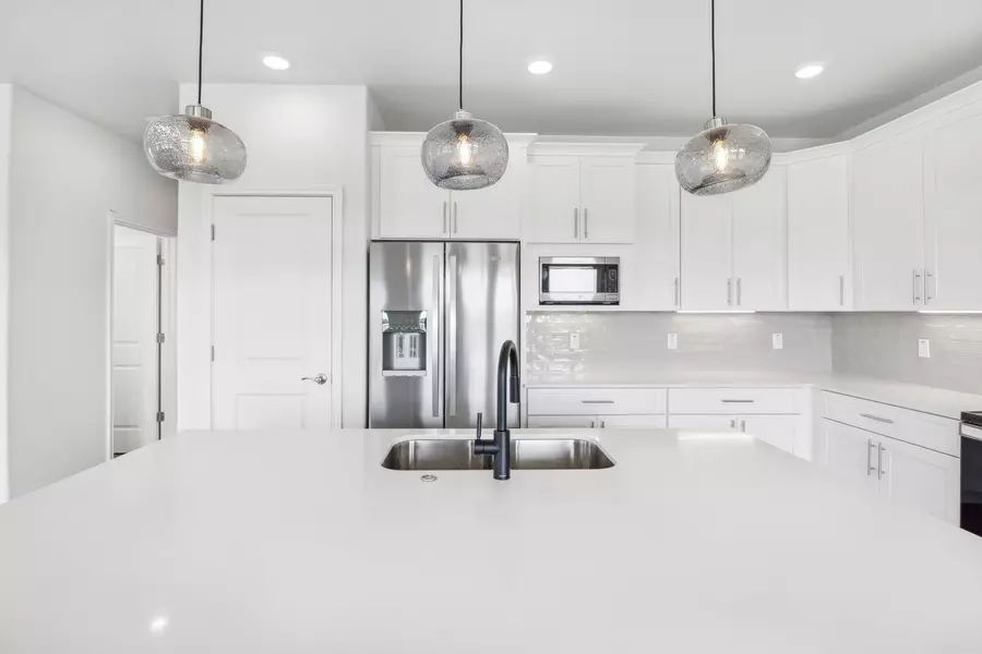 1335 Sapphire Palms CT, San Leon, TX 77539