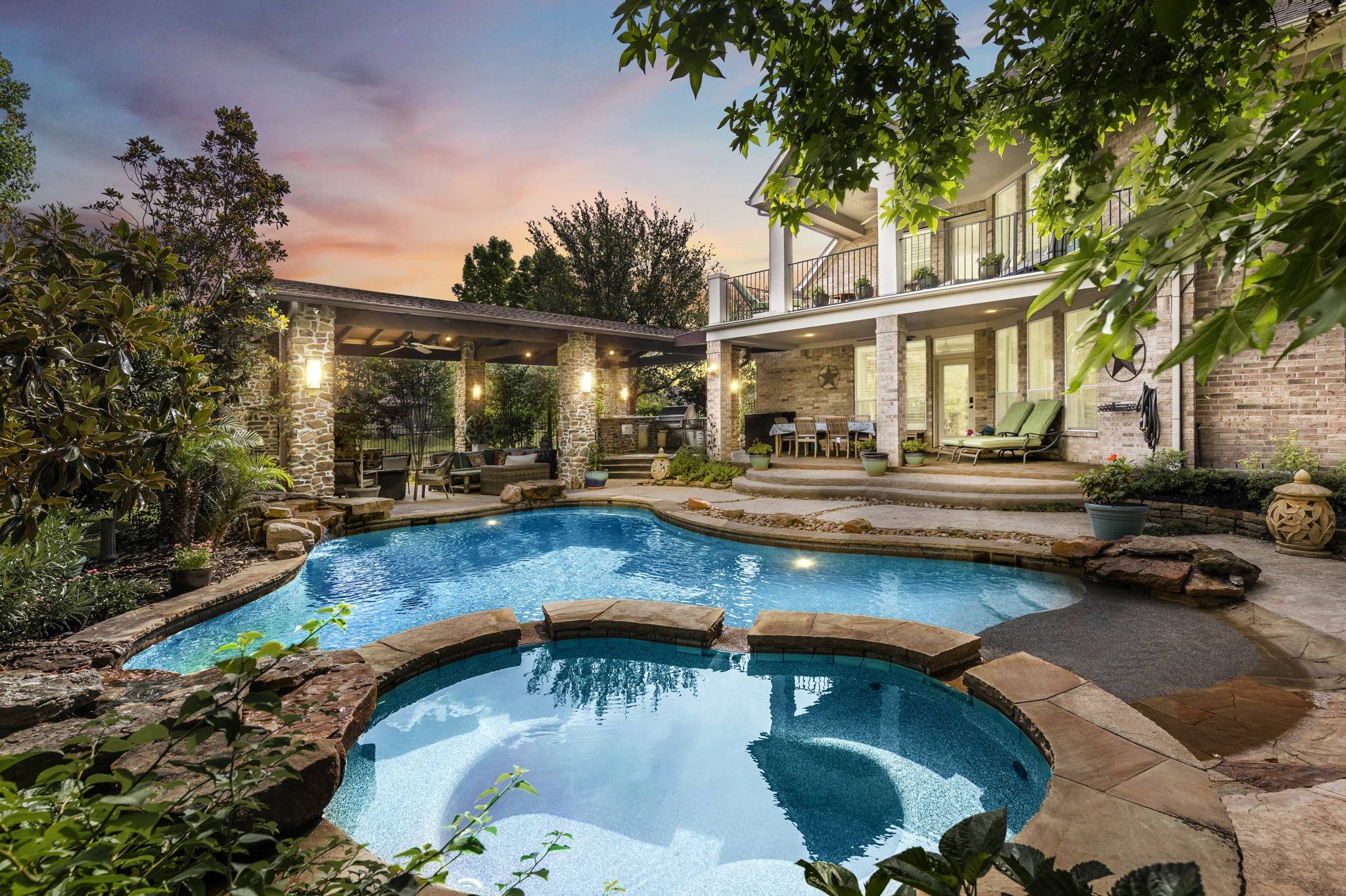 99 W Hullwood CIR, Spring, TX 77389