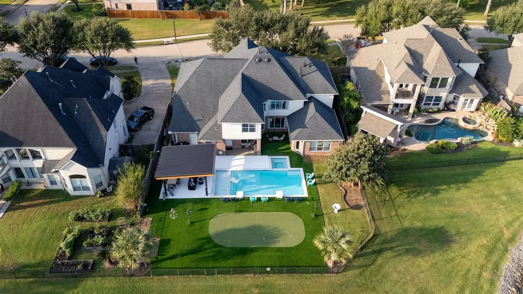 3811 Lakeridge Canyon DR, Sugar Land, TX 77498