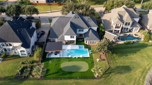 3811 Lakeridge Canyon DR, Sugar Land, TX 77498