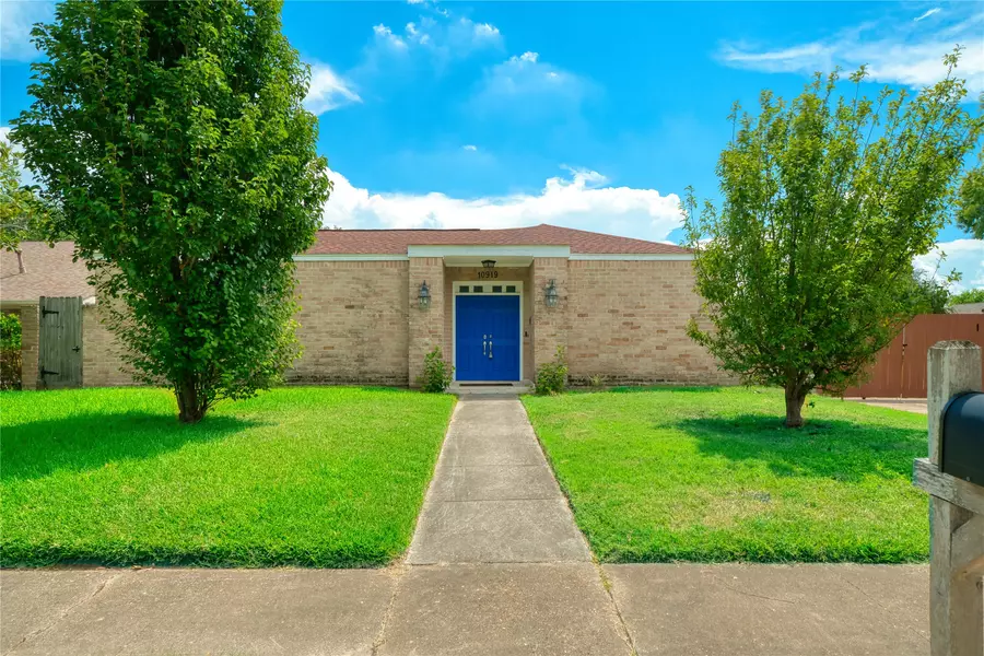 10919 Villa Lea LN, Houston, TX 77071
