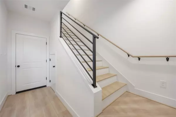 Houston, TX 77004,2530 Live Oak ST