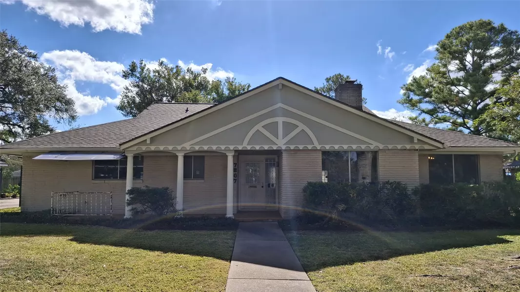 7807 Bellerive Dr DR, Houston, TX 77036
