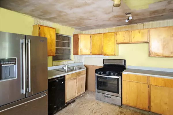 Hallettsville, TX 77964,30 PVT RD 1061