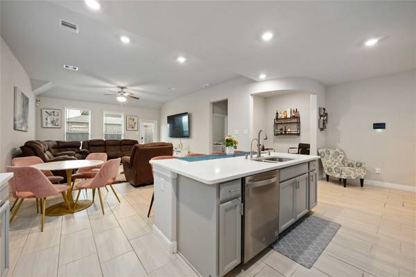 4427 Silvergrass LN, Katy, TX 77493