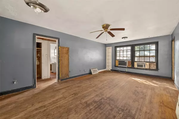 Houston, TX 77022,216 Burress ST