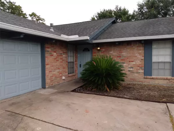 10427 Sagebluff DR, Houston, TX 77089