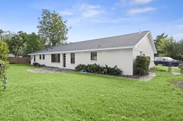 Spring Valley Village, TX 77055,6 Pom CT