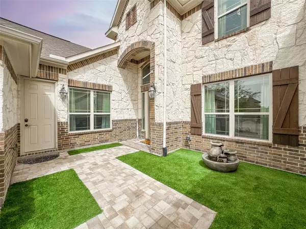 Friendswood, TX 77546,2327 Hamilton Pool LN