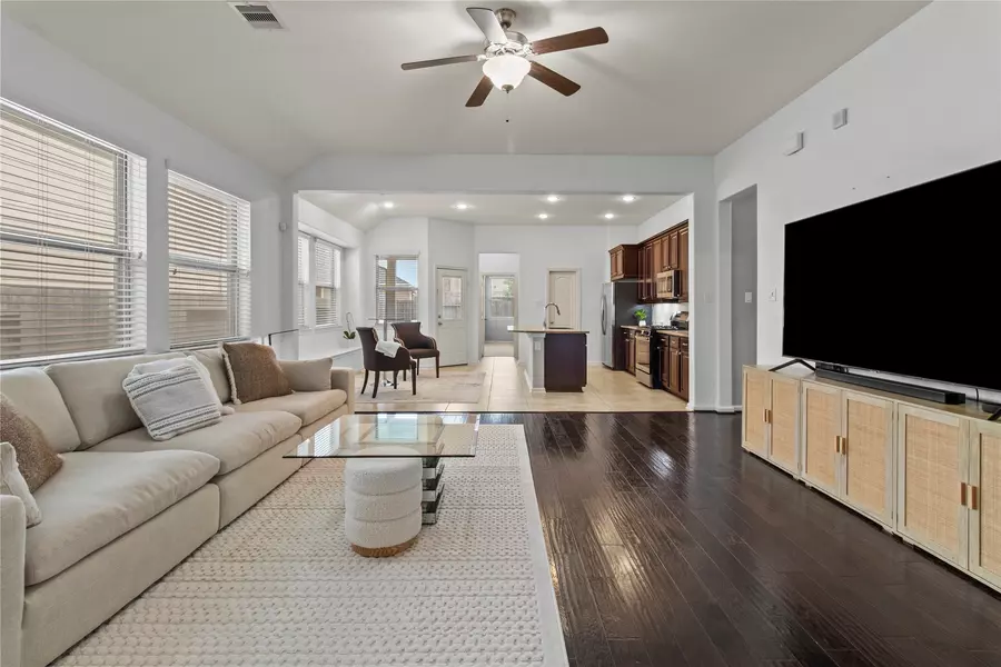 1611 Summer City DR, Houston, TX 77047