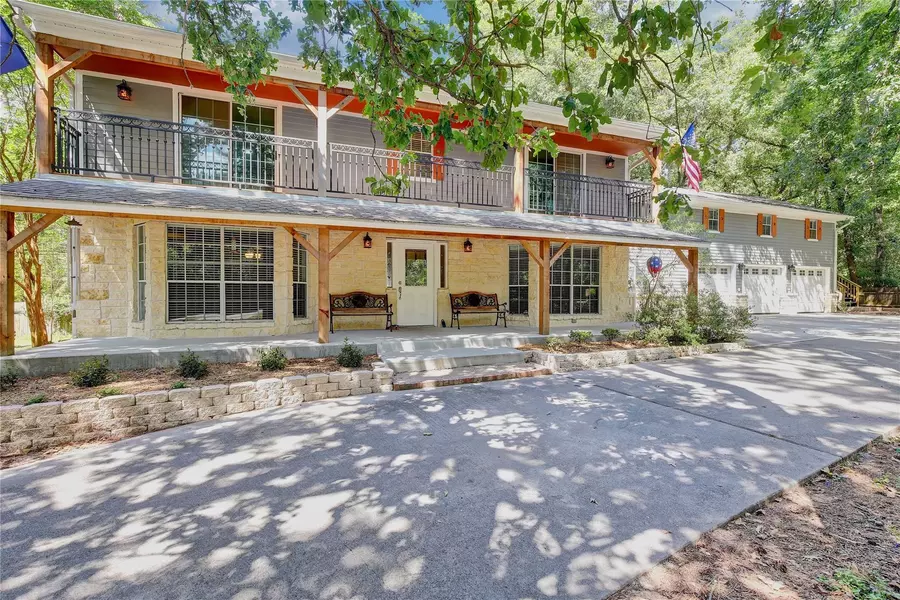15 W Lake Forest CT, Conroe, TX 77384