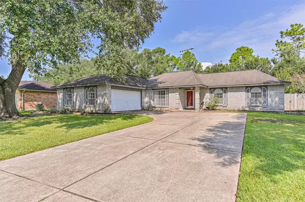 1115 W Castlewood AVE, Friendswood, TX 77546