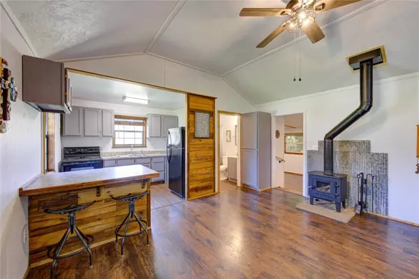Trinity, TX 75862,128 Michelle LN
