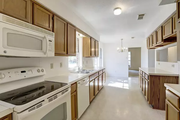 Hempstead, TX 77445,1826 10th ST