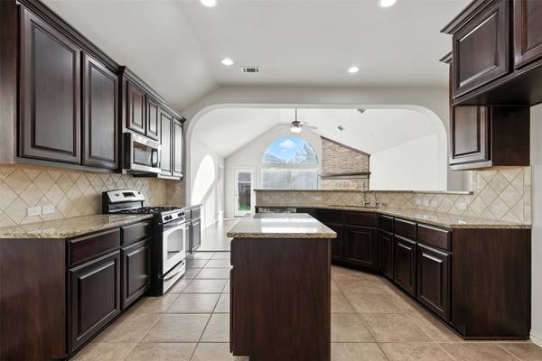 7019 Dewberry Shores Lane, Humble, TX 77396
