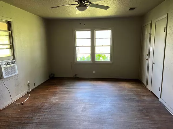 La Grange, TX 78945,482 Ellinger