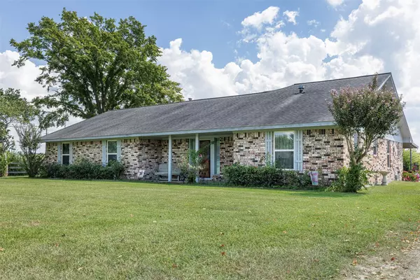 1100 Anderson LN, Brenham, TX 77833