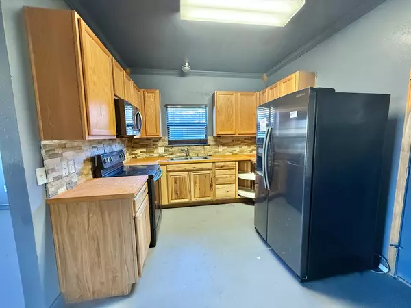 Groves, TX 77619,6310 25th ST