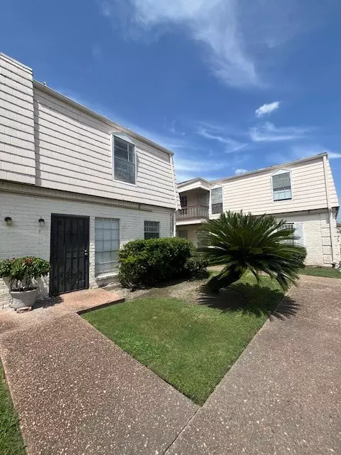6201 Ranchester DR #11, Houston, TX 77036
