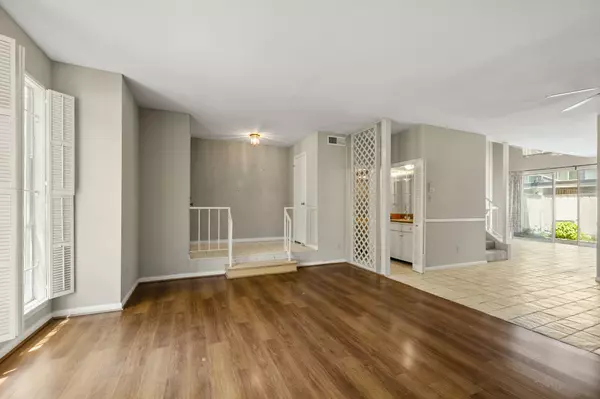 Houston, TX 77057,1119 Fountain View DR #49