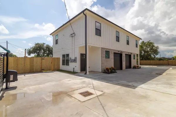 Houston, TX 77033,5036 Mallow ST