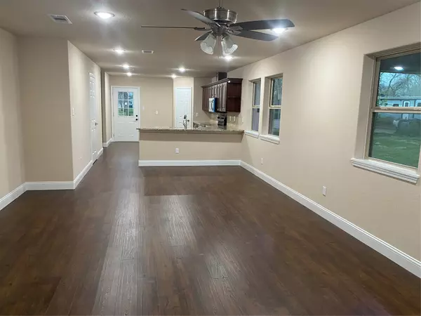 Sweeny, TX 77480,501 E 6th ST