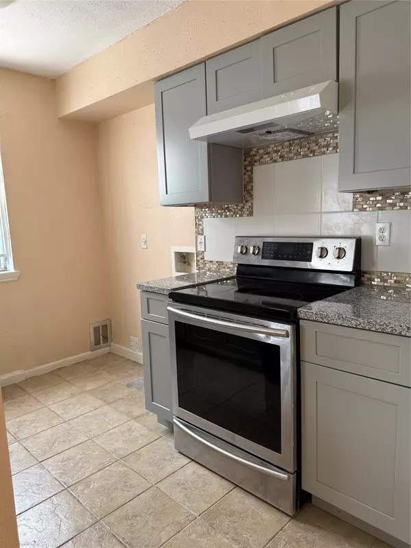 Houston, TX 77036,9350 Country Creek DR #1