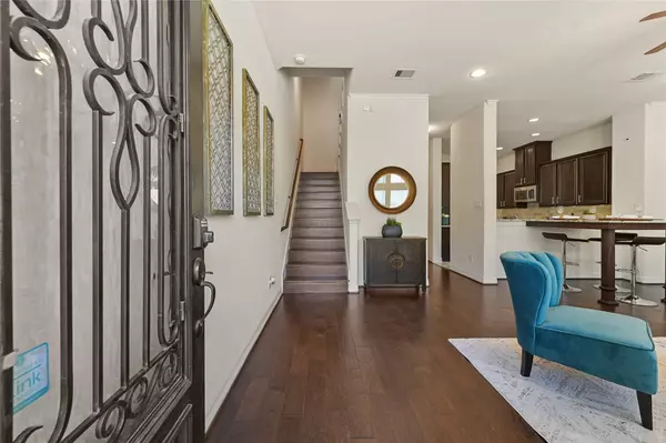 Houston, TX 77058,26 W Oaks DR