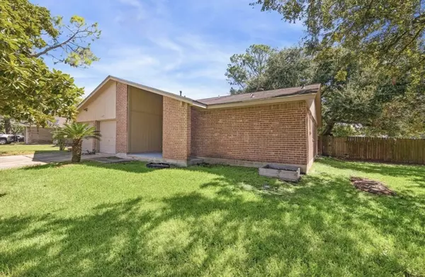 11402 Olivewood DR, Houston, TX 77089