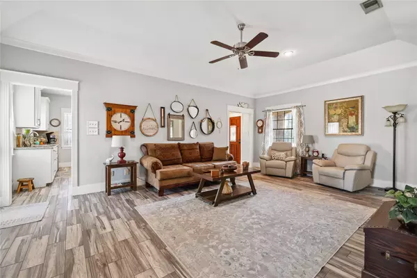 Huffman, TX 77336,135 Deer Lake RD