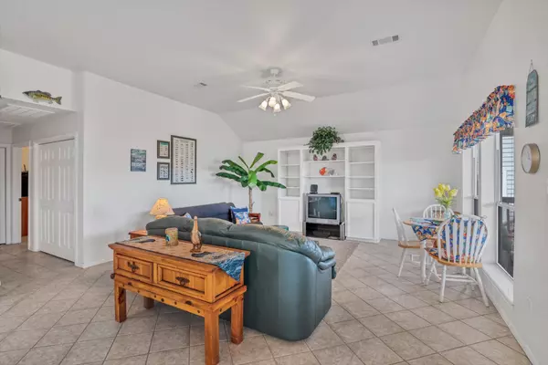 Bayou Vista, TX 77563,722 Marlin ST