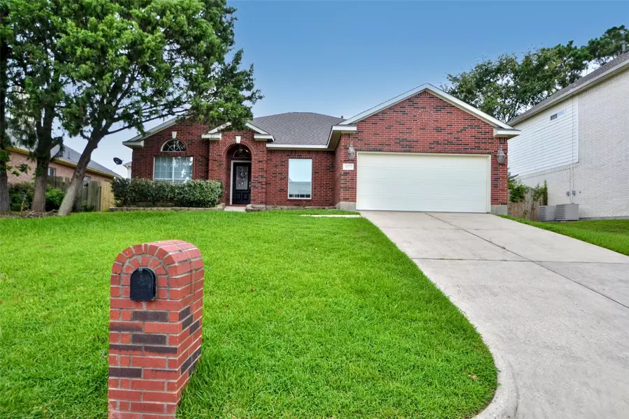 19222 Aquatic DR, Houston, TX 77346