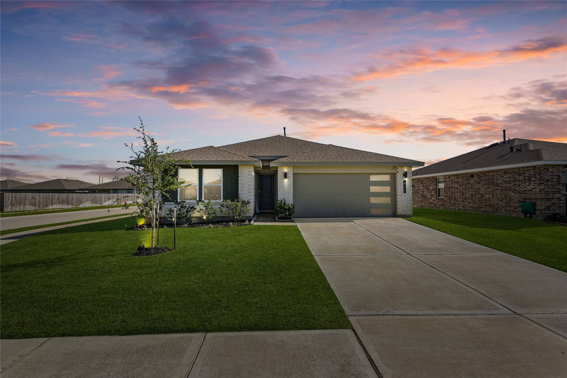 614 Hearth Manor DR, Rosharon, TX 77583