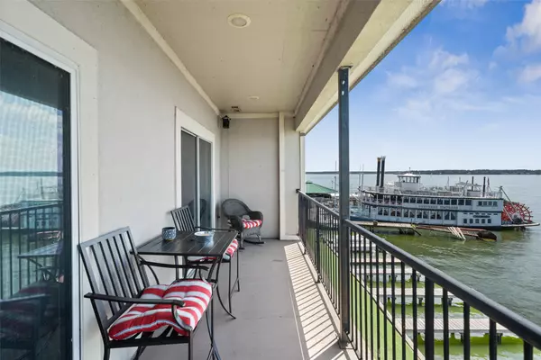 Willis, TX 77318,7039 Kingston Cove LN #306