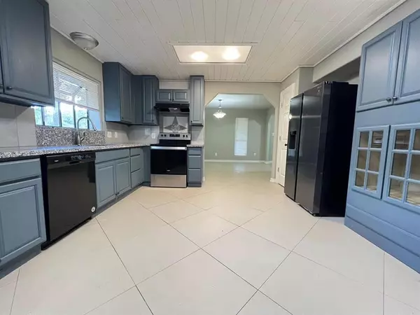 Sour Lake, TX 77659,123 Pinehurst DR