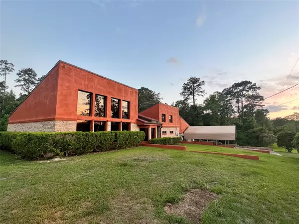 110 Glenda LN,  Silsbee,  TX 77656