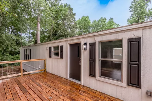 Onalaska, TX 77360,352 Cherokee LN