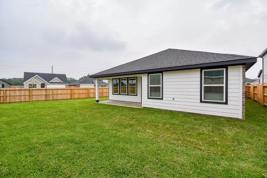 4906 Oakwood Drive, Fresno, TX 77545